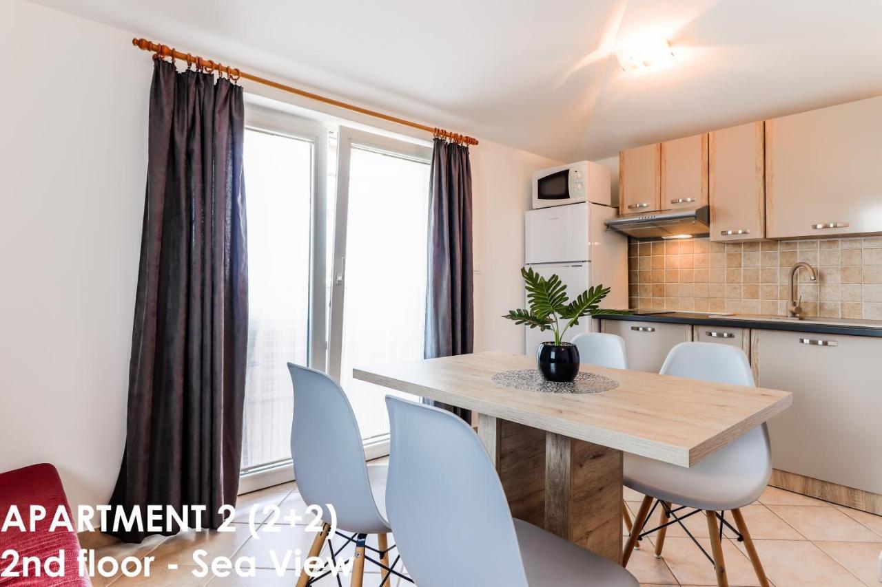 Sunshine Apartments Funtana With Balcony And Sea View Екстер'єр фото