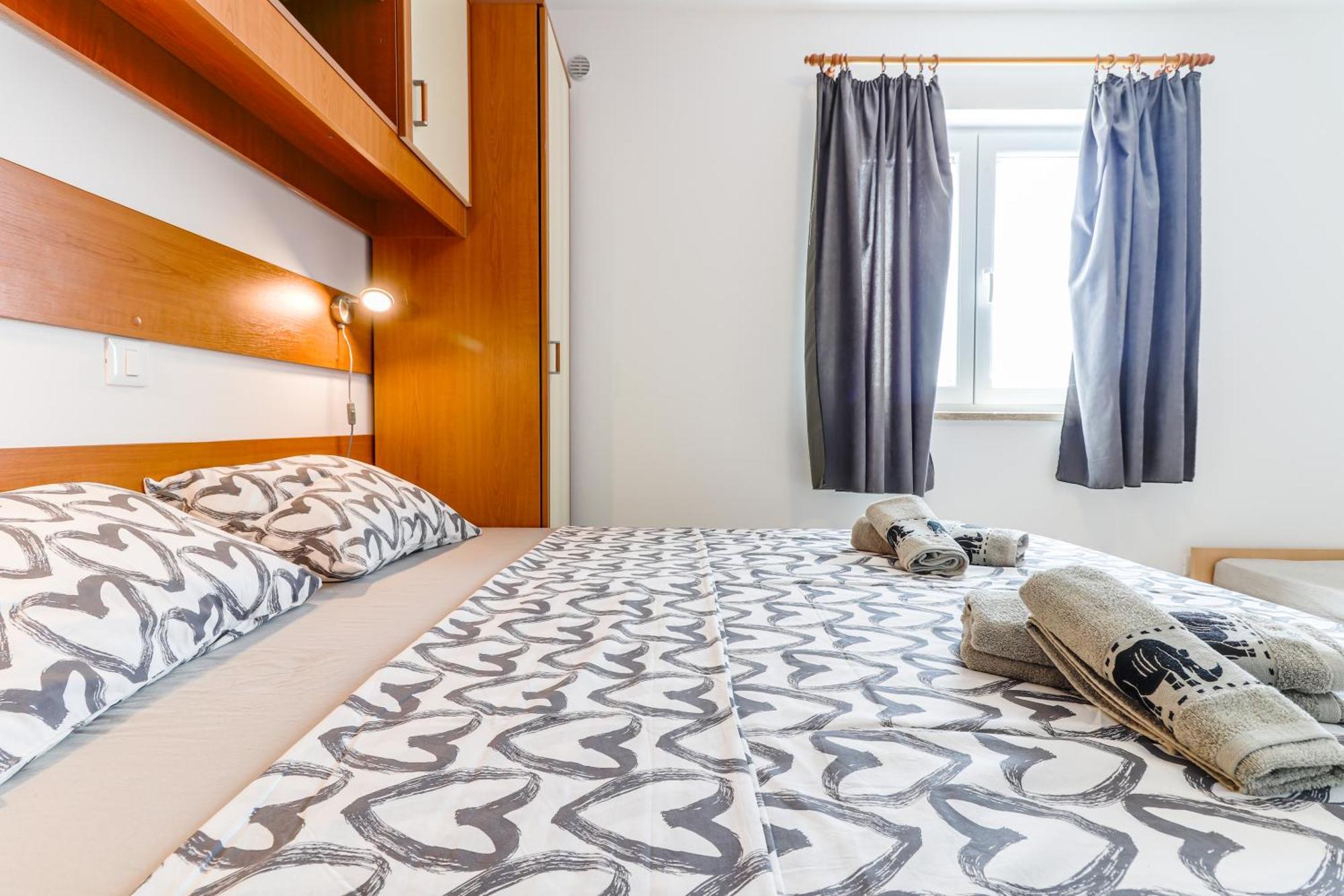 Sunshine Apartments Funtana With Balcony And Sea View Екстер'єр фото