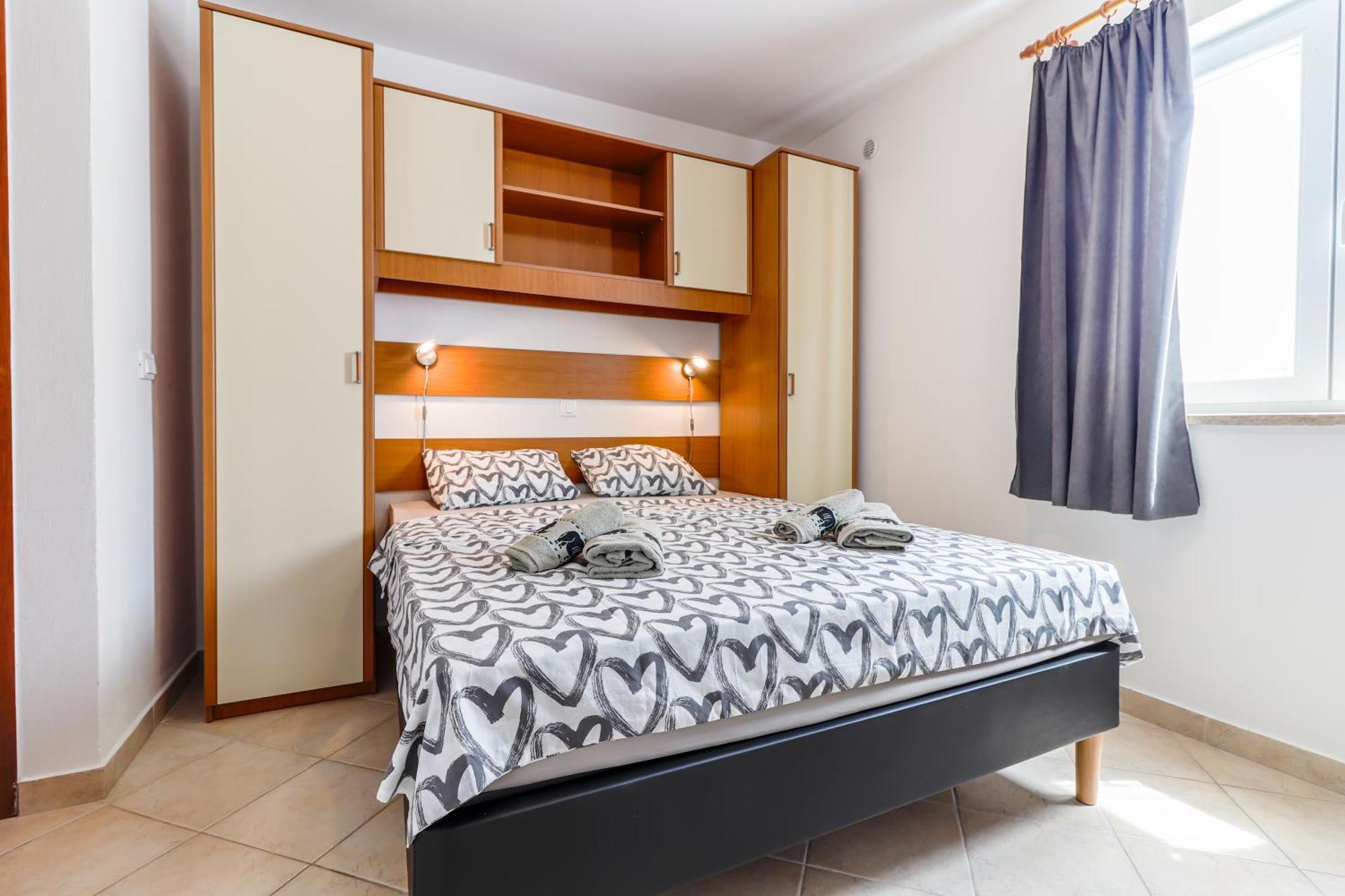 Sunshine Apartments Funtana With Balcony And Sea View Екстер'єр фото